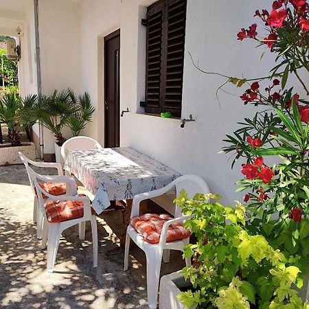 Apartment Slaven Vinisce Bagian luar foto