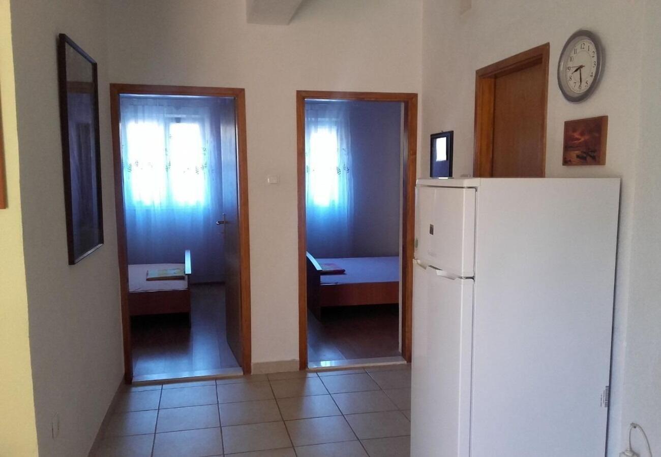 Apartment Slaven Vinisce Bagian luar foto