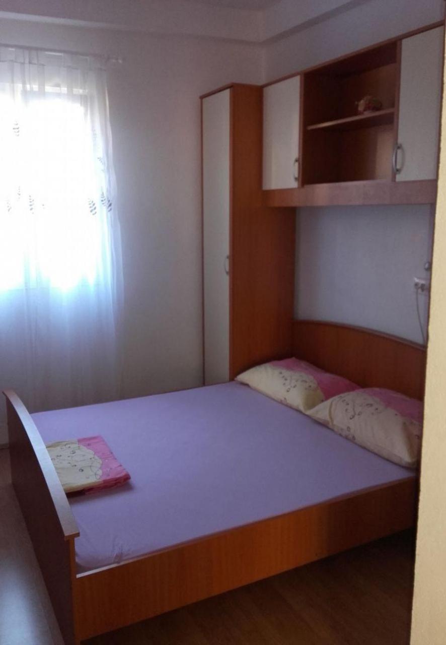 Apartment Slaven Vinisce Bagian luar foto