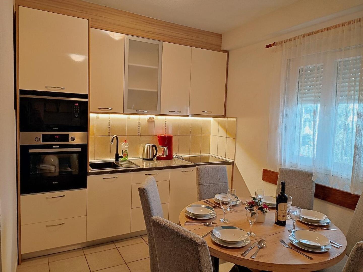 Apartment Slaven Vinisce Bagian luar foto
