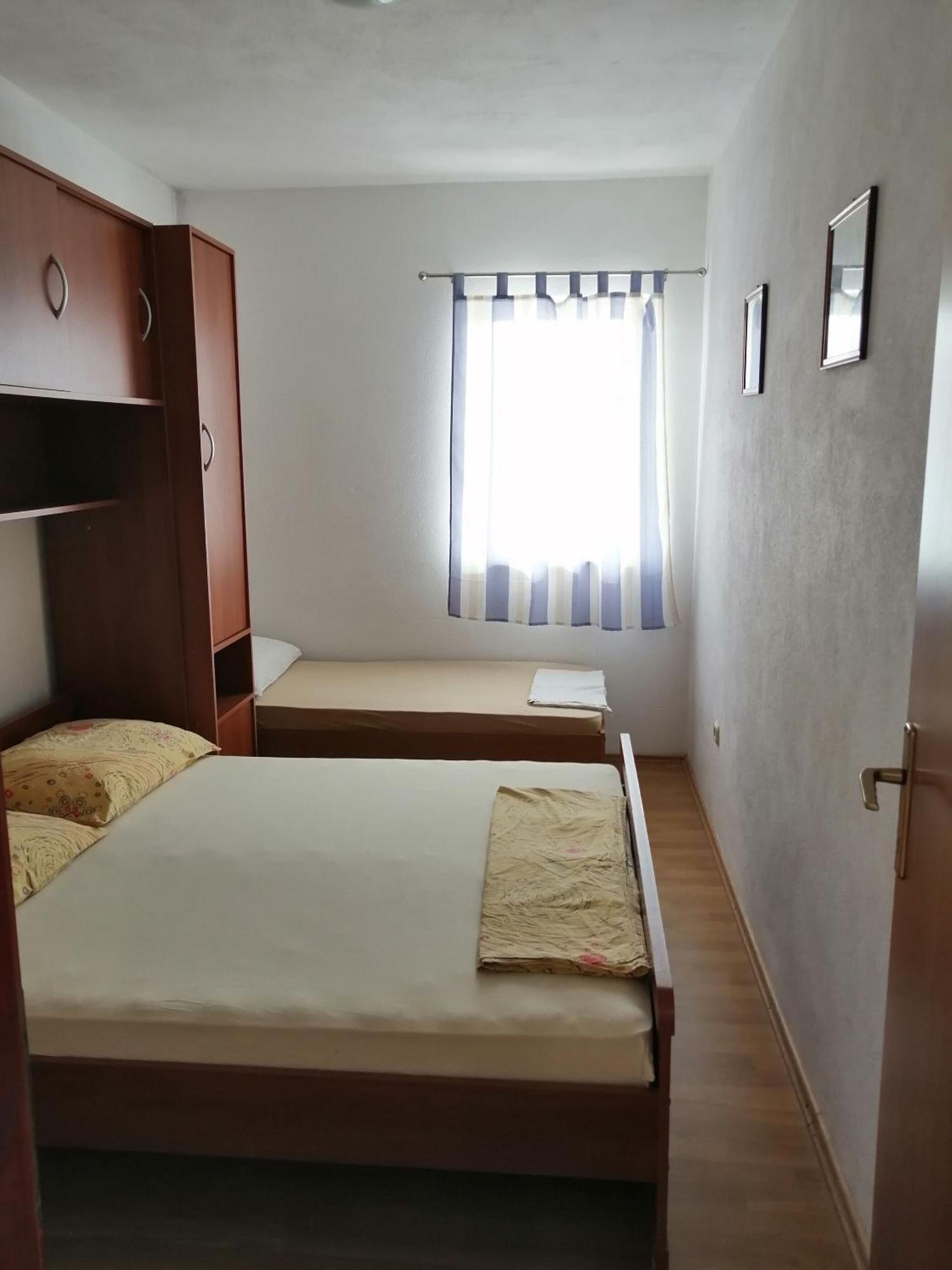 Apartment Slaven Vinisce Bagian luar foto