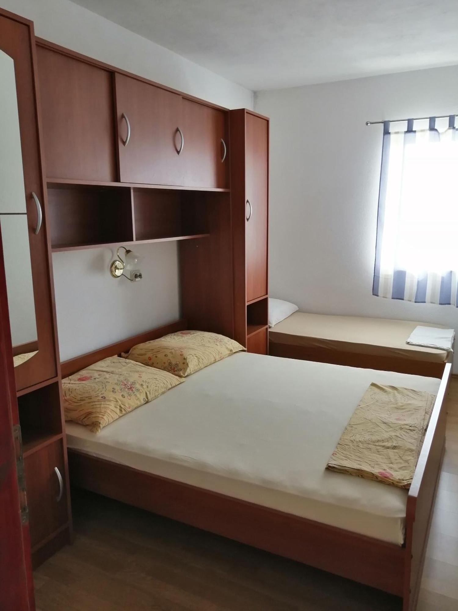 Apartment Slaven Vinisce Bagian luar foto